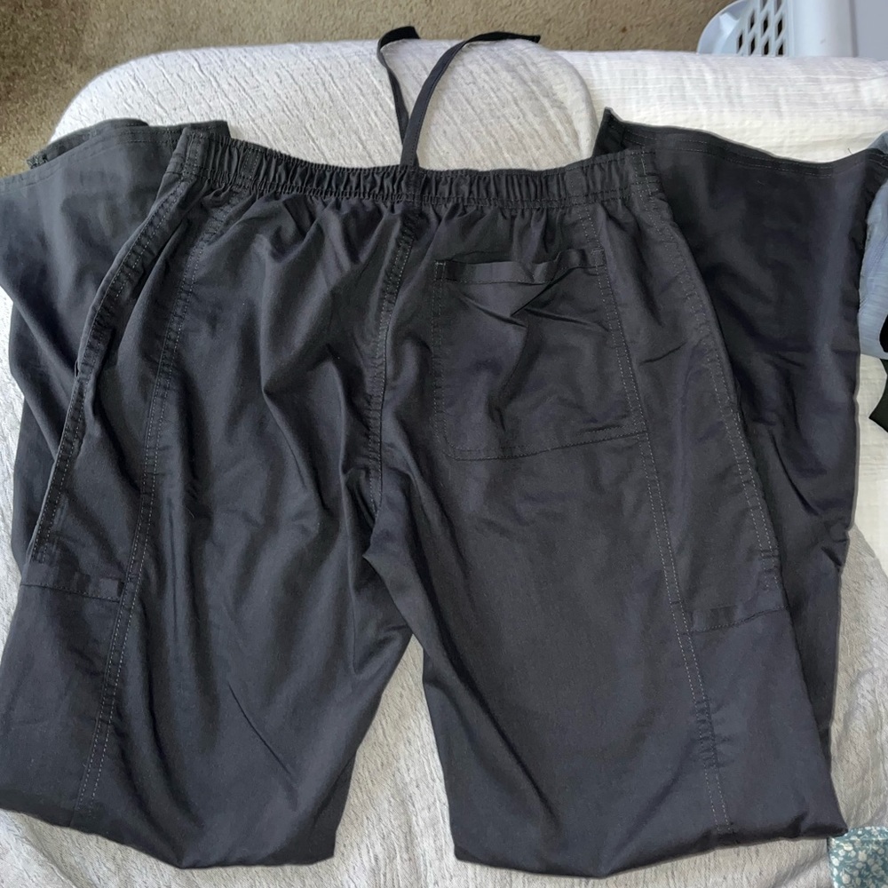 SCRUBS BUNDLE - Picture 6 of 8